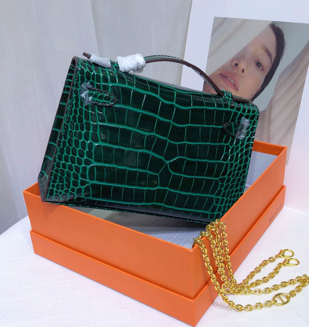 Kelly Pochette Vert Emeraude Shiny Niloticus Crocodile Leather Gold Hardware Women Clutch Bag